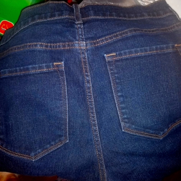 Old Navy Original Mid Rise Jeans - Picture 3 of 10